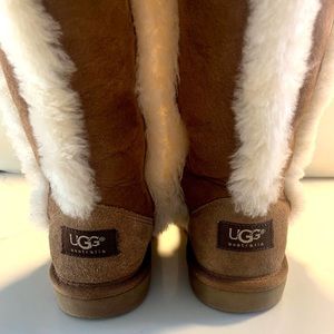 Girls Ugg boots, lightly worn one season